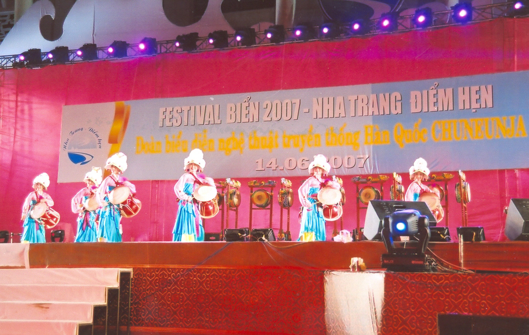 Chun Eun Ja Group was performing at Sea Festival
